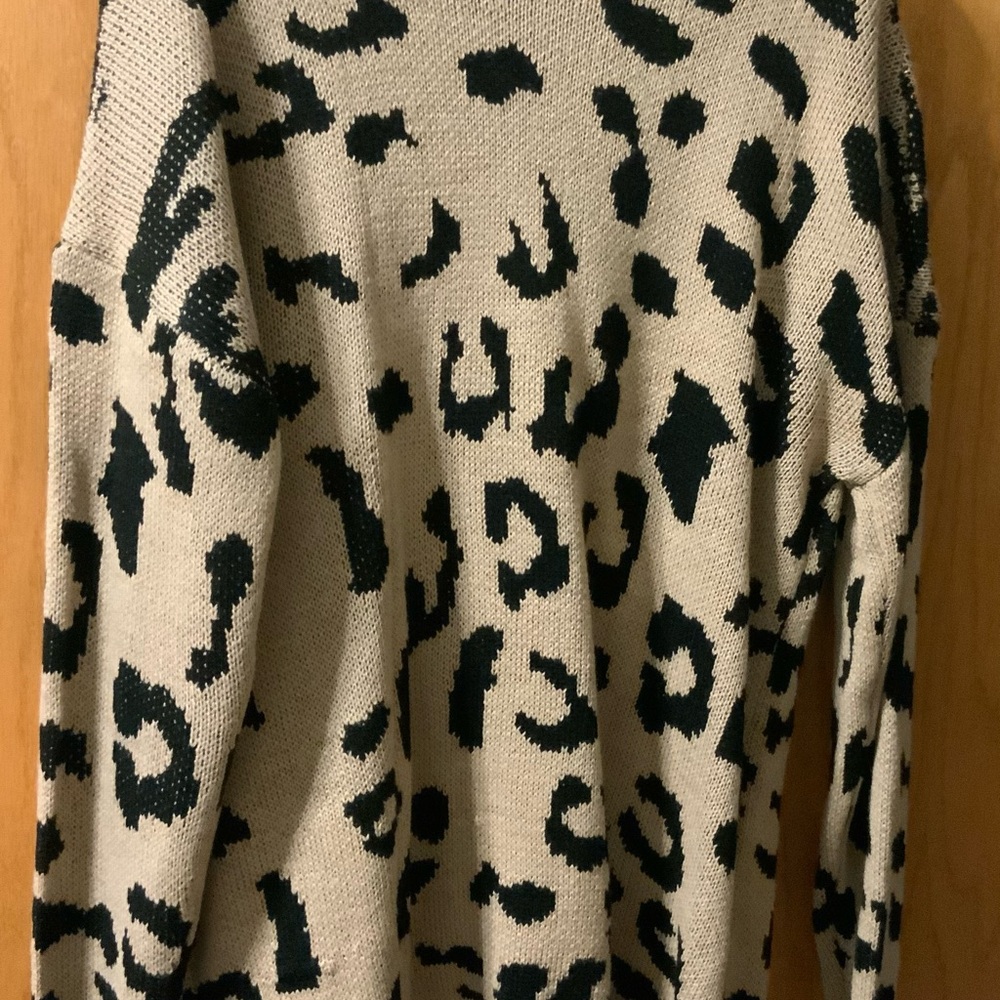 Leopard Print V-Neck Oversized Cardigan Sweater - Picture 2 of 2